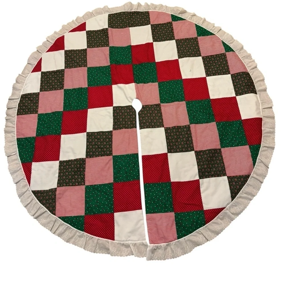 Handmade Large Country Patchwork Christmas Holiday Tree Skirt Eye-let  Lace Trim
